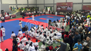 dokumentasi lapangan Distribusi Air Bersih: Pengalaman Kesulitan Air 